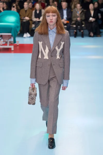 Look 3